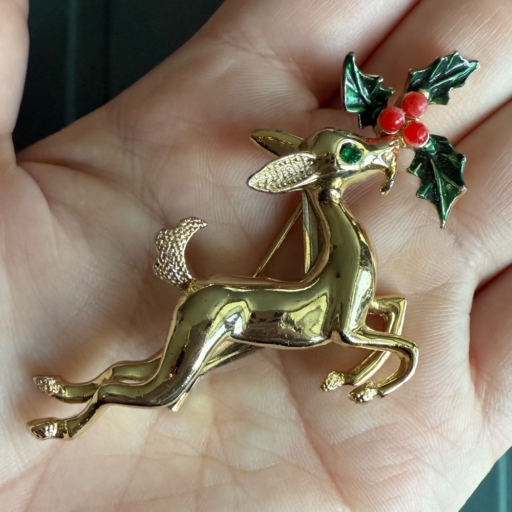 Vintage 80’s Gold Tone Christmas Reindeer Holly Brooch Pin